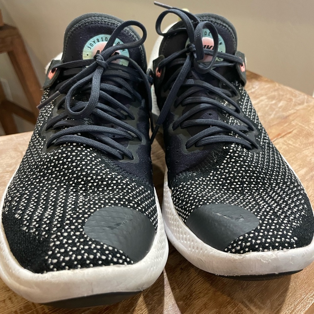 Nike Joyride - Black and White Running Shoes with Teal Highlights - Picture 8 of 9